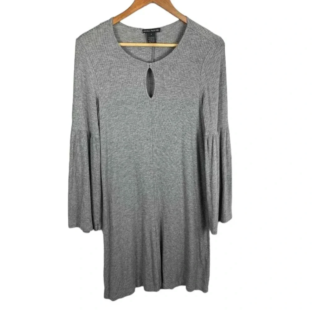 Chelsea & Theodore size medium casual tee dress with keyhole cutout size medium - Picture 2 of 5